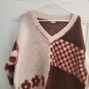 POL Women's V-Neck Sweater in Brown and Cream